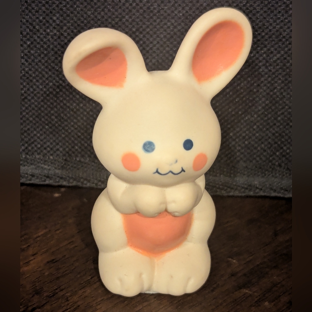Vintage Strawberry Shortcake Apricot Hopsalot Bunny Rabbit Figure 1981 toy